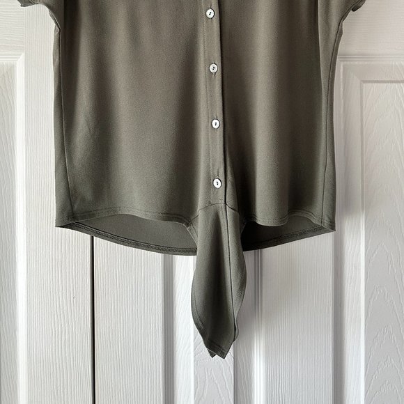 Short Sleeve Tie Front Blouse - Picture 3 of 8